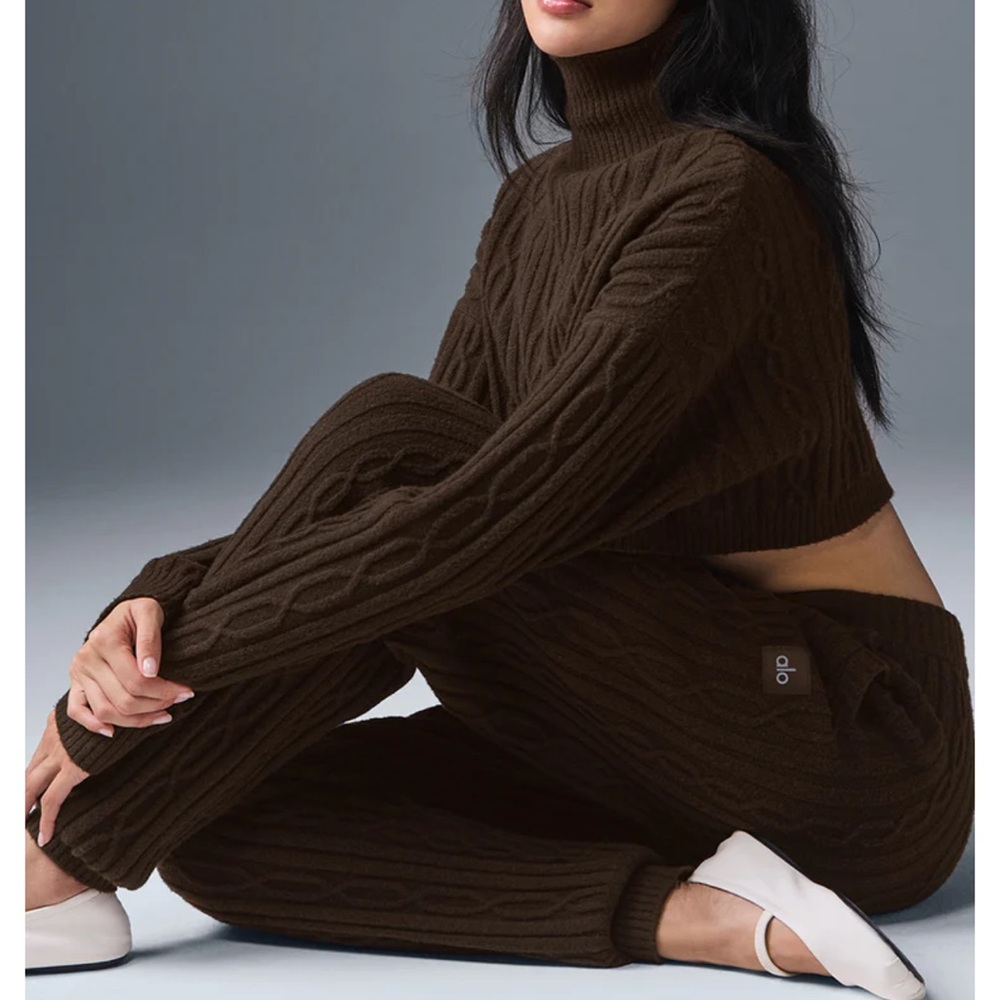 ALO Dark Brown Cable Knit Set